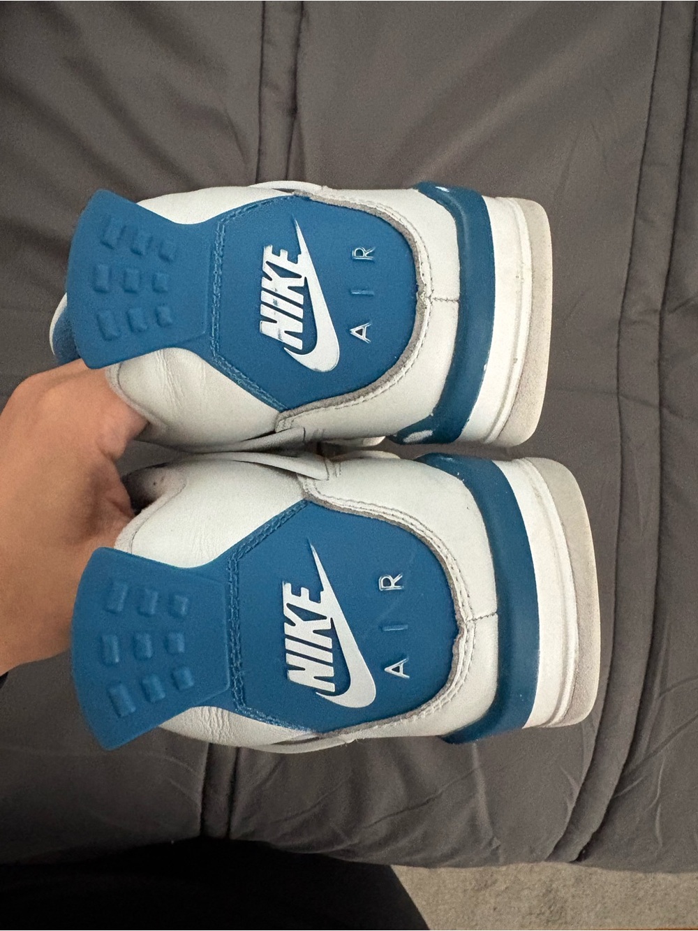 Jordan military 4’s size 6.5 youth - Picture 5 of 7